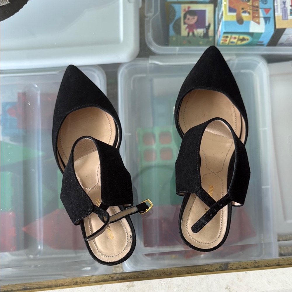 Nicholas Kirkwood Black Heels with Pointed Toe and Slingback